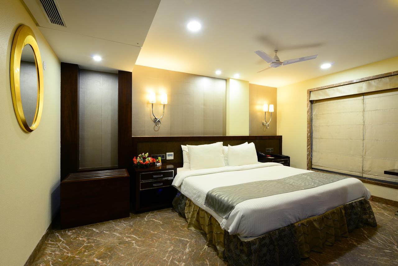 Standard King Room,642102885:JPEG